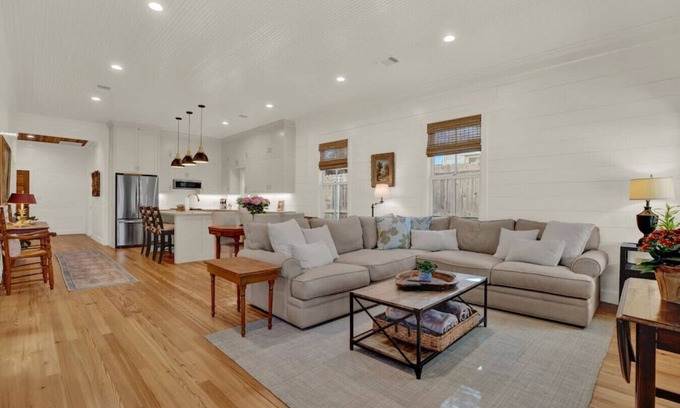 Fredericksburg House | Location! One Block to Main Street/Restaurants!