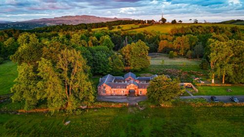 Glasgow House | Loch Lomond Finnich Cottages