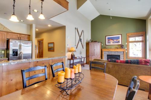 Crooked Pines Apartment | Lodestar Cabins