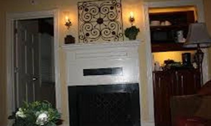 French Quarter Apartment | Lodge Alley Inn in Historic Charleston, SC on East Street Unit 4