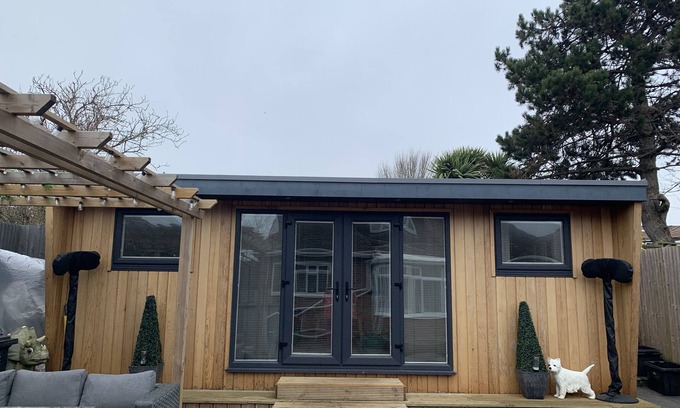 Hove Cottage | Lodge Sleeps 2 with Free Parking