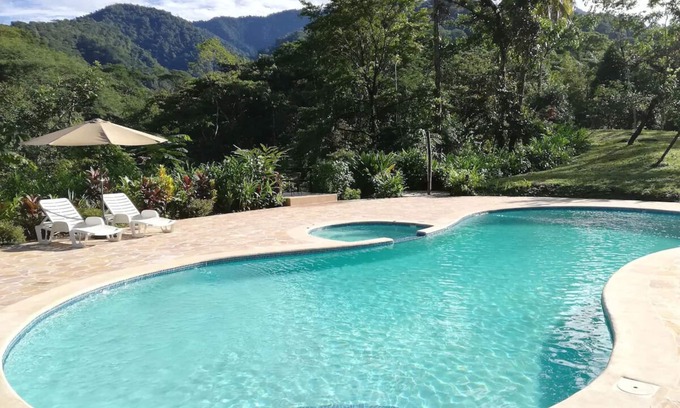 Parrita House | Lodge with Private 40ha Jungle Reserve