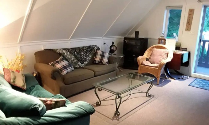 Lancaster Boat Rental | Loft above boathouse