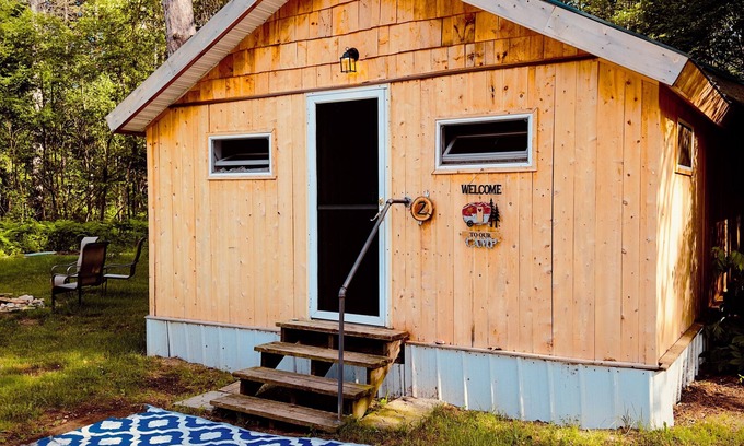 Big Rapids Cabin | Loft Cabin #2