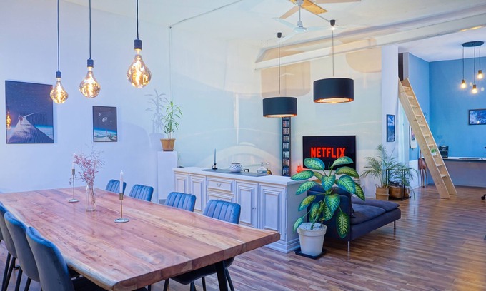 Kaiserlei House | Loft house with 170 sqm | very central | garden | parking lot