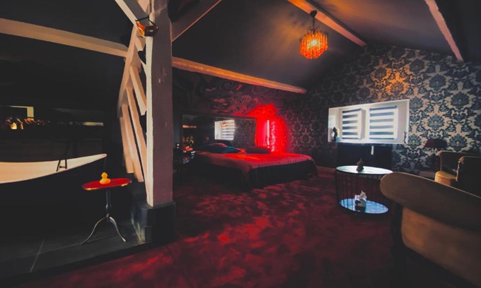 Saint-Vincent-de-Paul Bed & Breakfast | Loft Love-Room