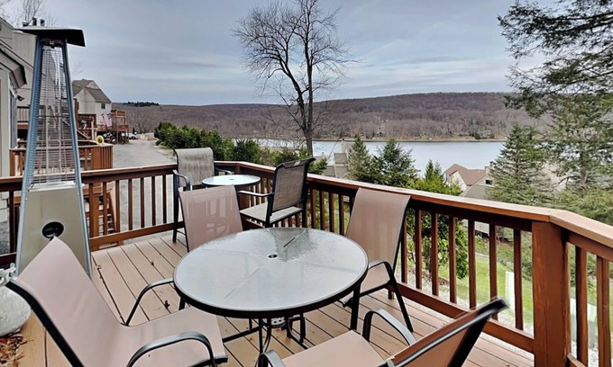 Thayerville House | Loft of Luxury | Lake Views + Walk to Food, Shops, & Lake Activities!