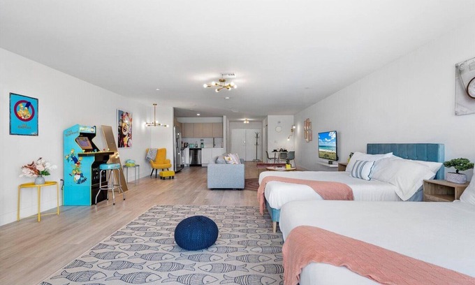 Ojus Apartment | Loft Style Unit with Open Layout