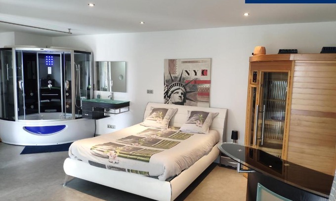 Agen Apartment | Loft Zen SPA Balneo Parking Gratuit Sauna Hammam Billard