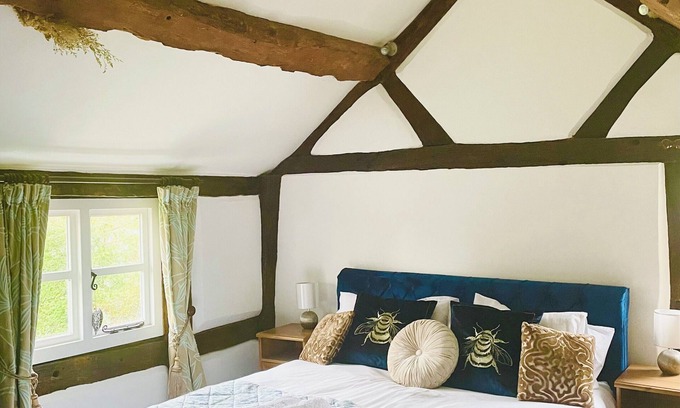 Whitbourne Cottage | Log-Burner and Beamed Ceilings! Whitbourne Hall and Crumplebury wedding venue