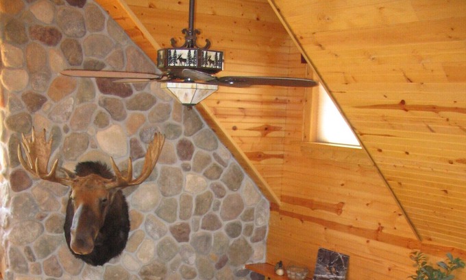 Park Falls House | Log home nestled in national forest 20 minutes from Minocqua