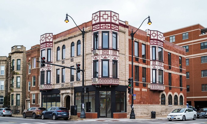 Logan Square Hotel | Logan Square SRO Hotel Room 303