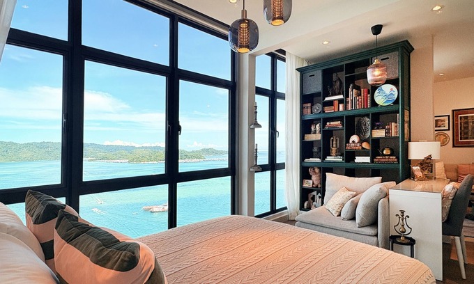 Downtown Kota Kinabalu Apartment | 『Loge Céleste』 9m Panoramic Oceanview for 2