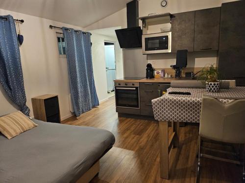 La Celle-sous-Gouzon Apartment | logement cocooning