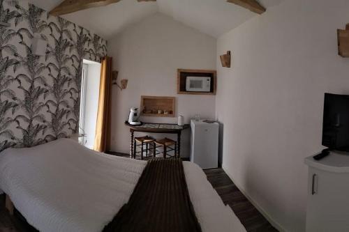 Mazieres-en-Gatine Apartment | Logement entier