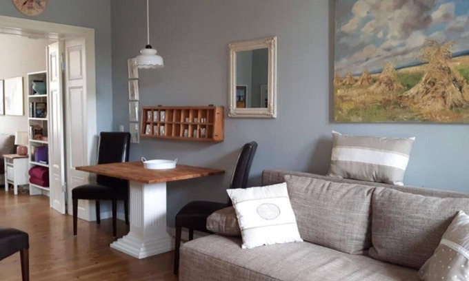 Rheinsberg Condo | LoggiaHaus am Schloss, Pelle vacation apartment on the ground floor with terrace and courtyard garden