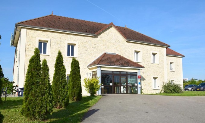 Creney-pres-Troyes Hotel | Logis Des Sources