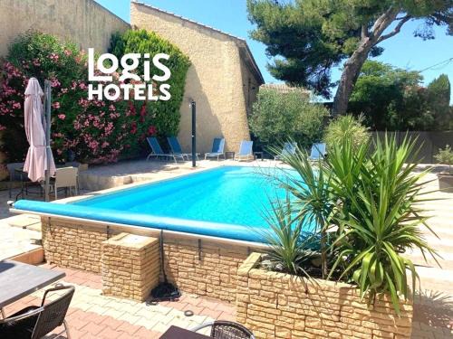 Entraigues-sur-la-Sorgue Hotel | Logis Hôtel La Bastide d'Entraigues