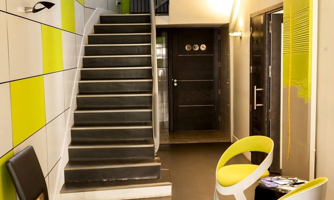 Neau Hotel | Logis Hotel Restaurant Croix Verte