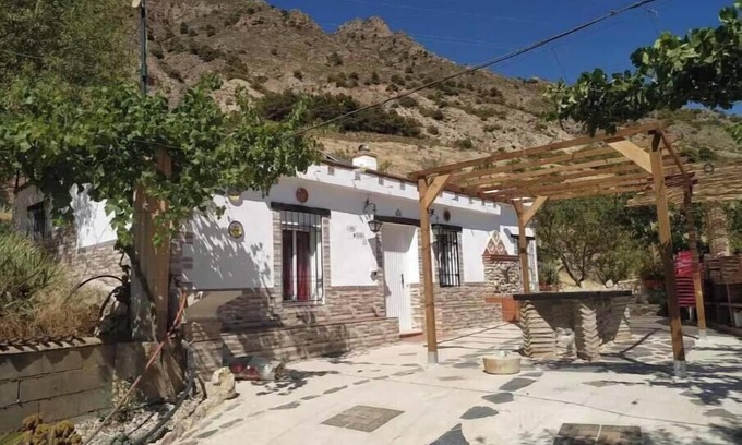 Durcal House | Loma Negra Rural House, with fireplace, swimming pool and barbecue