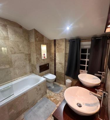 Cathedrals House | London Bridge Room