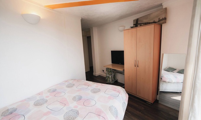 Chelsea Riverside Apartment | London Luxury Flat - Upper Whistler Walk