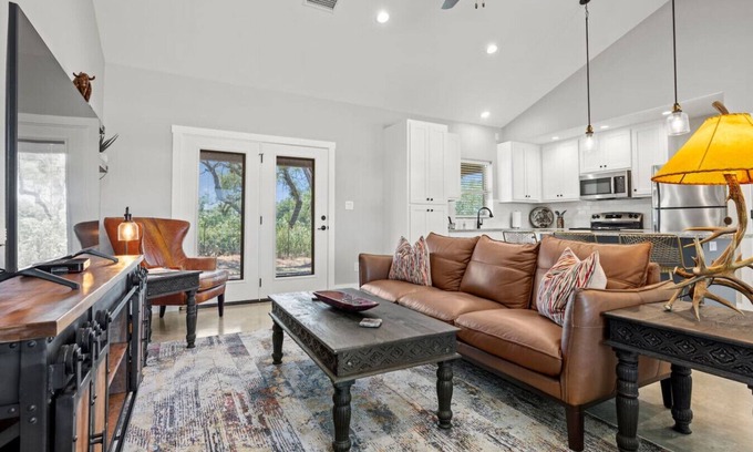 Fredericksburg Cabin | Lone Star Cabin No. 9