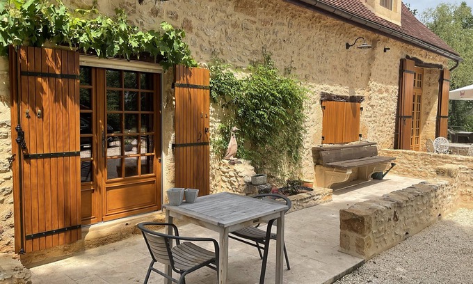 Pezuls House | Longère Périgourdine Avec Grande Piscine en Pleine Nature