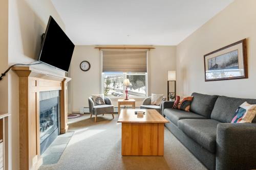 Stratton Mountain House | Long Trail House 368