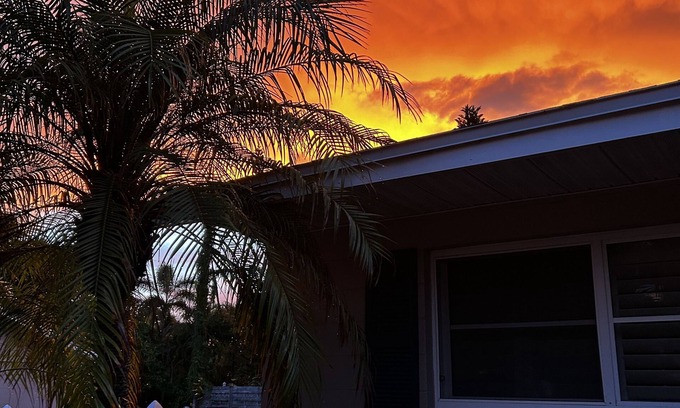 Whitney Beach Villa | Longboat Key North Shore, BEAUTIFUL PRIVATE BEACH 1.5 blocks away.