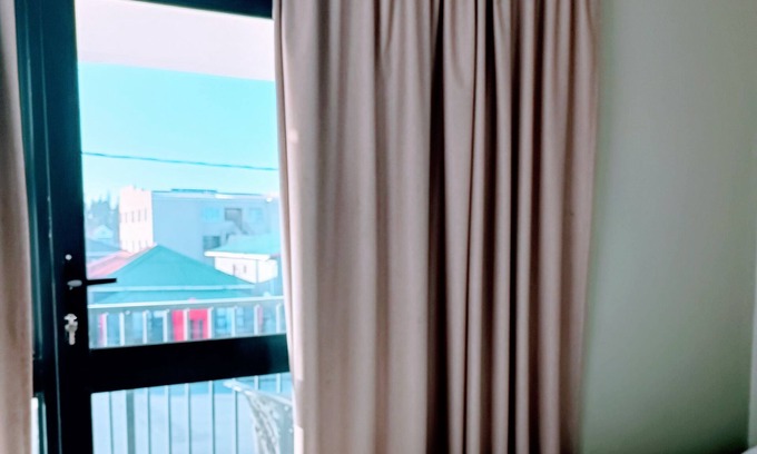 Quigney Beach Bed & Breakfast | Longfellow Lodge