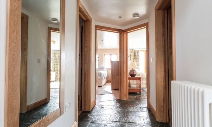 Gilwern Cottage | Longside