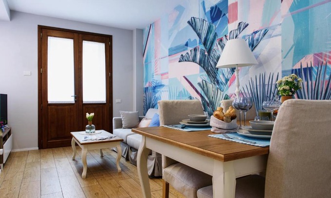 Como City Centre Apartment | Lora Luxury House