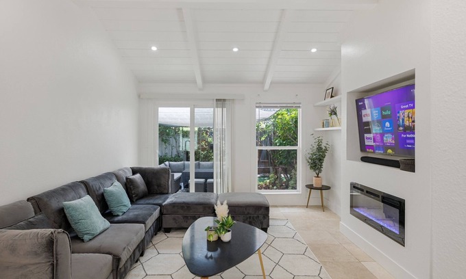 Cambrian House | Los Gatos 3BR | NewRemodel | PetFriendly | Backyard