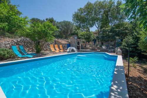 Veli Losinj Apartment | Losinj haus with pool