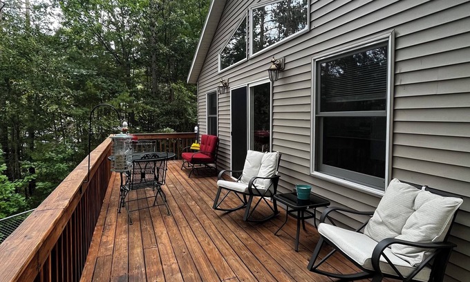 Wetmore Cottage | Lost on the Lake-Cozy Cottage with a Lakeview