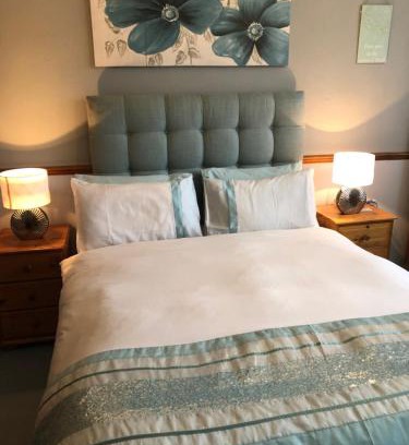 Cray Valley East House | Love & Peace