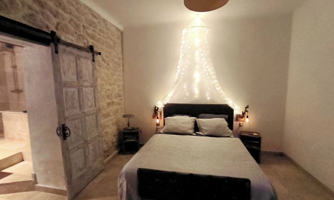 Carpentras Bed & Breakfast | Love room with indoor Jacuzzi and private pool in the middle of the woods