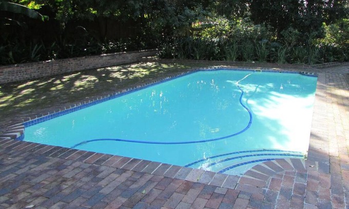 Welgemoed Apartment | Lovely 1-bedroom rental with a pool