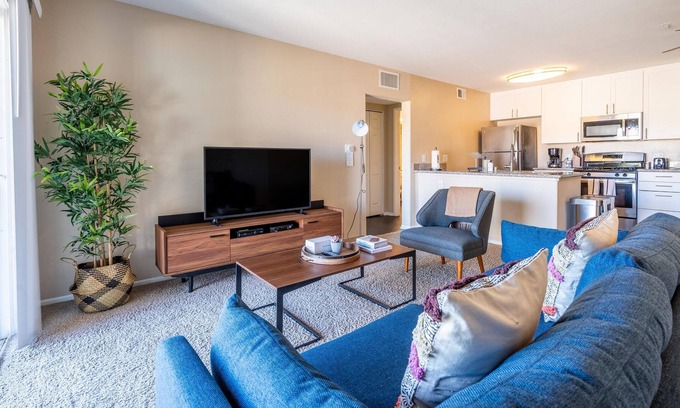 Moorpark Apartment | Lovely 1BR in Moorpark + Parking
