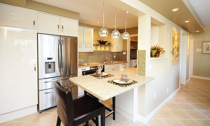 Jasper Place Condo | Lovely 2-Bdr Condo In-suite laundry free parking
