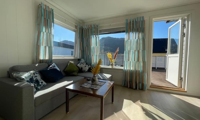 Laksevag Apartment | Lovely 2 bedroom apartmen with free parking
