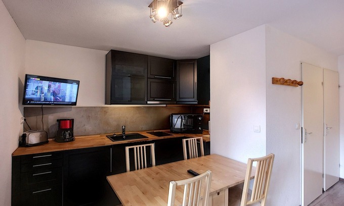 Les Bruyeres Apartment | Lovely 2-room for 4, ski-in/ski-out, Bruyères area, Les Menuires