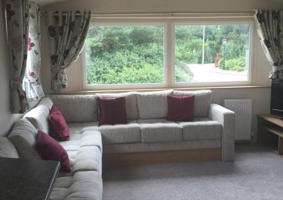 New Forest District Resort | Lovely 3 Bed Caravan, Milford on Sea