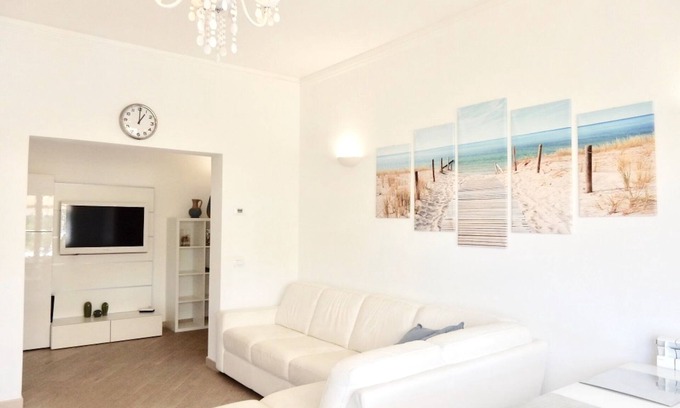 Lido di Camaiore Apartment | Lovely 3 bedroom apartment on the seaside with 3 bedrooms & 2 bathrooms.