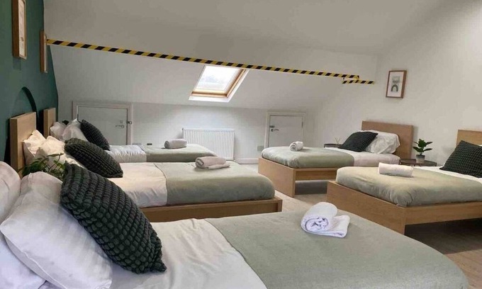 Anfield House | Lovely 3-bedroom townhome in Liverpool