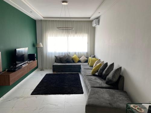 Ain Attig Apartment | Lovely 4-bedroom condo with pool