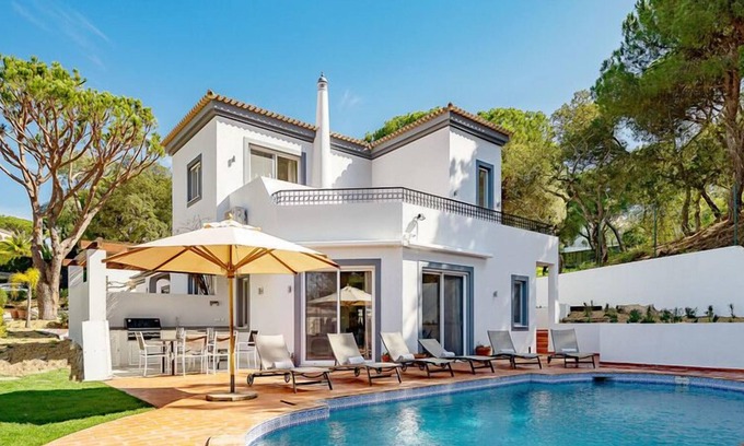 Vale do Garrao Villa | Lovely 4 Bedroom Villa in Dunas Douradas - ER19 - Almancil, Algarve
