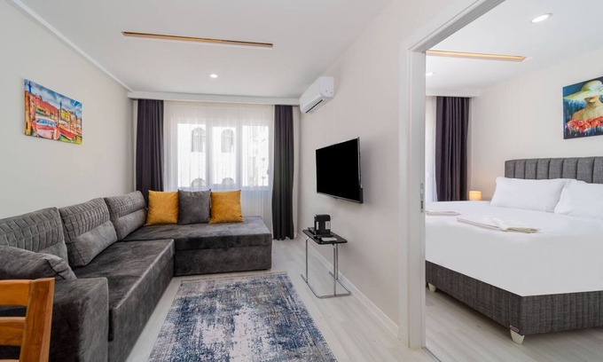 Antalya City Centre Apartment | Lovely and Central Flat near Beach in Antalya