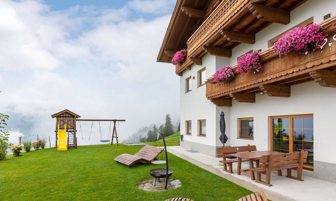 Ramsau im Zillertal Apartment | Lovely apartment for 8 people with WIFI, TV, patio and panoramic view